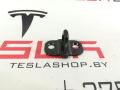 Петля замка крышки багажника Tesla Model 3 1 поколение 2019, 1092309-00-B - фото №2