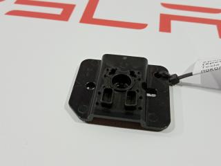 Кронштейн крепления козырька солнцезащитного Tesla Model 3 1 поколение 2019, 1090081-00-E