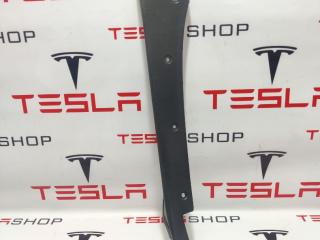 Пластик под датчик прижатия двери Tesla Model X 1 поколение 2019, электро, 1042411-00-D
