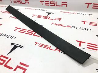 молдинг двери передней правой Tesla Model X 1 поколение 2019, электро, 1035120-00-D