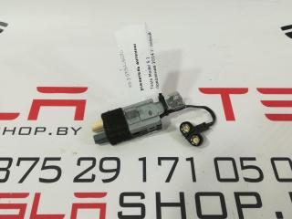 Антенна усилитель AM/FM Tesla Model S 1 поколение 2014, 1004793-00-F