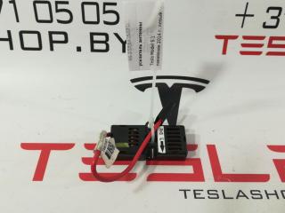 Антенна радио (фильтр) Tesla Model S 1 поколение 2014, 1012002-00-B