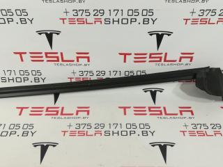 Уплотнитель стекла внутренний двери Tesla Model 3 1 поколение 2019, 1090496-00-E