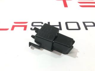 Крепеж бокса подкапотного (ванны) Tesla Model 3 1 поколение 2019, электро, 1131205-00-B