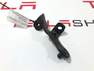 Кронштейн амортизатора капота (шаровый) Tesla Model 3 1 поколение 2019, электро, 1089586-00-C