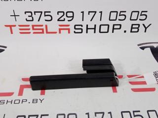 Заглушка салазки сиденья Tesla Model S 1 поколение 2012, 1008387-00-C