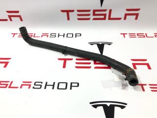 Шланг охлаждения клапана 4-х ходового системы охлаждения Tesla Model S 1 поколение 2015, 6007344-00-D