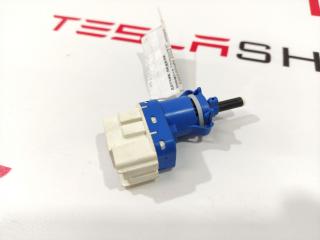 Датчик педали тормоза (лягушка) Tesla Model S 1 поколение 2012, 1005124-00-A