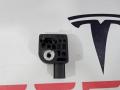 датчик удара Tesla Model S 1 поколение 2015, 1005274-00-B - фото №4