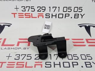 Кронштейн крепления ручки Tesla Model S 1 поколение 2014, 1008404-00-C