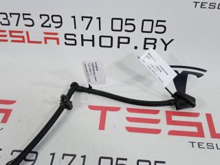 Шланг форсунки стеклоомывателя Tesla Model S 1 поколение 2014, 1052887-00-C