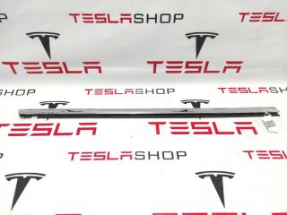 молдинг двери задней правой Tesla Model S 1 поколение 2012, 1095921-00-C