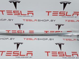 молдинг двери передней левой Tesla Model 3 1 поколение 2019, 1080681-99-F