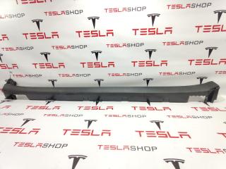 Накладка порога рокерной панели Tesla Model X 1 поколение 2019, электро, 1035096-00-D, 1034218-00-B