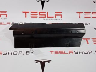 Кронштейн (крепление) коврового покрытия багажника Tesla Model S 1 поколение 2015, 1009173-00-E