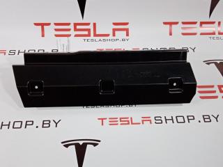 Кронштейн (крепление) коврового покрытия багажника Tesla Model S 1 поколение 2015, 1009174-00-E