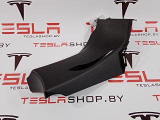 Накладка ремня безопасности стойки С Tesla Model S 1 поколение 2015, 1024730-00-B