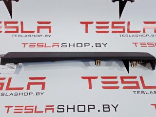 Накладка нижняя бардачка Tesla Model S 1 поколение 2015, 1002301-05-B