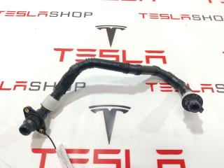 Патрубок системы охлаждения основной батареи Tesla Model 3 1 поколение 2019, электро, 1095766-00-E