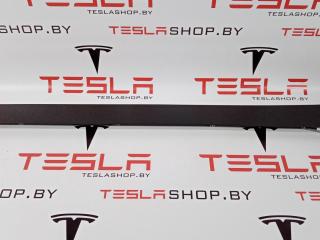 молдинг двери задней правой Tesla Model X 1 поколение [рестайлинг] 2021, 1035204-00-E