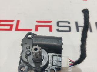 Сервопривод печки салона (печки) Tesla Model 3 1 поколение 2019, электро, 1107674-00-A, 1099999-00-H, T92882B