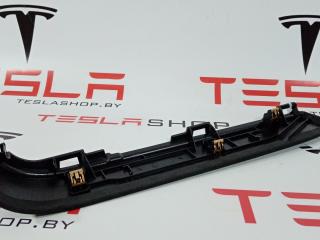 Накладка подъемной задней двери Tesla Model X 1 поколение 2020, 1055010-06-J, 1055024-00-B