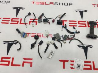 разъем (фишка) проводки Tesla Model S 1 поколение 2016, 1004419-00-M