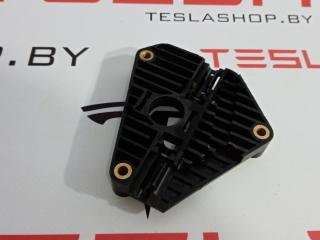 Кронштейн мотора привода люка Tesla Model S 1 поколение 2015, 6008697-00-A