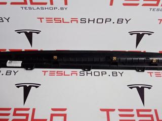 Накладка межсекционная подъемной задней двери Tesla Model X 1 поколение 2020, 1051547-06-C, 1053672-00-A