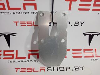 Пластина дистанционная телевизор/усилитель T=1.0 мм Tesla Model S 1 поколение 2012, 1017658-00-A