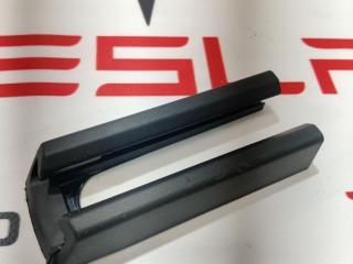 Заглушка салазки сиденья Tesla Model X 1 поколение 2019, электро, 1097490-00-B, 1551555-00-C