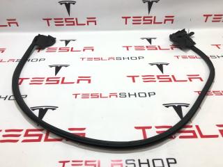 уплотнитель двери Tesla Model S 1 поколение [рестайлинг] 2019, 6009593-00-D