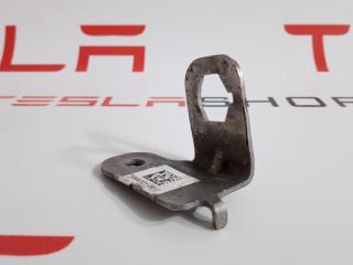 Кронштейн крепления тормозного шланга Tesla Model 3 1 поколение 2019, 1044721-00-D