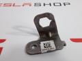 Кронштейн крепления тормозного шланга Tesla Model 3 1 поколение 2019, 1044721-00-D - фото №3