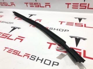 Уплотнитель стекла Tesla Model X 1 поколение 2019, 1032180-00-C, 1483694-00-A