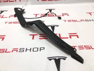 Накладка закрытия подъемной задней двери Tesla Model X 1 поколение 2019, 1041595-00-E