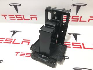 Крепление аккумулятора 12V Tesla Model S 1 поколение [рестайлинг] 2019, 1024085-00-A, 1028668-00-E, 1051743-00-C, 1031029-00-E