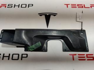 Воздуховод обдува ног водителя Tesla Model S 1 поколение [рестайлинг] 2019, 6007717-00-C