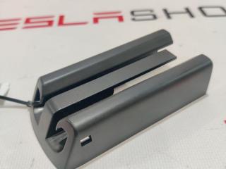 Заглушка салазки сиденья Tesla Model S 1 поколение [рестайлинг] 2019, 1051476-00-A