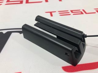 Заглушка салазки сиденья Tesla Model S 1 поколение [рестайлинг] 2019, 1051476-00-A