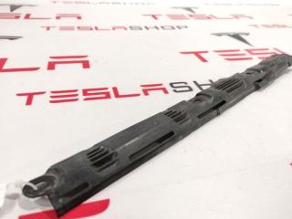 Накладка батареи боковая Tesla Model X 1 поколение (2015 - 2021), 1032385-00-C