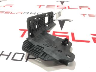 кронштейн (крепление) Tesla Model S 1 поколение [рестайлинг] 2019, 1052301-00-B