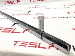 молдинг двери задней правой Tesla Model X 1 поколение 2016, 1032168-88-D