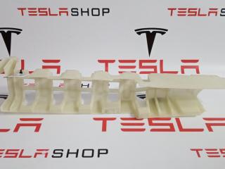 Кронштейн внешний сидений 2-го ряда Tesla Model X 1 поколение 2020, 1089759-00-B