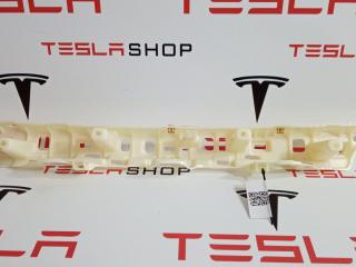 Кронштейн накладки, подъемной задней двери Tesla Model X 1 поколение 2020, 1055049-06-E, 1060410-00-A