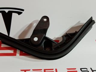 Уплотнитель угловой подъемной задней двери Tesla Model X 1 поколение 2020, 1049386-00-C, 1473350-00-B
