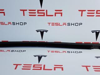 Уплотнитель стекла Tesla Model X 1 поколение 2020, 1483694-00-A