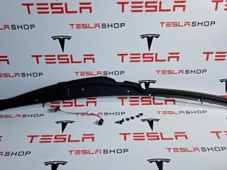Накладка закрытия подъемной задней двери Tesla Model X 1 поколение 2020, 1041594-00-D