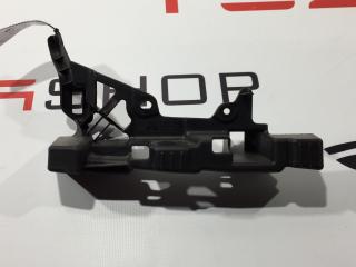 Кронштейн накладки, стойки C Tesla Model X 1 поколение 2020, 1056083-00-C, 1051825-00-C