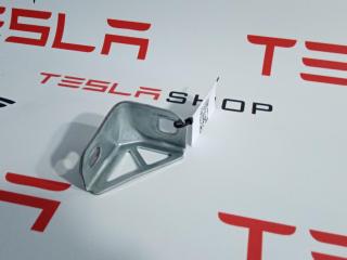 Кронштейн каркаса центральной панели Tesla Model 3 1 поколение 2019, 1082306-00-B